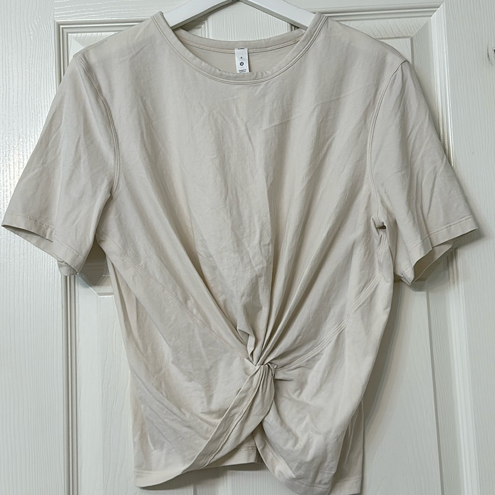 Lululemon Cream Crescent Tee Front Knot Short Sleeve Womens Size 8